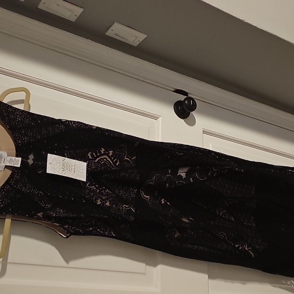 Carmen Valvo Nude & Black Lace Dress - Picture 4 of 9